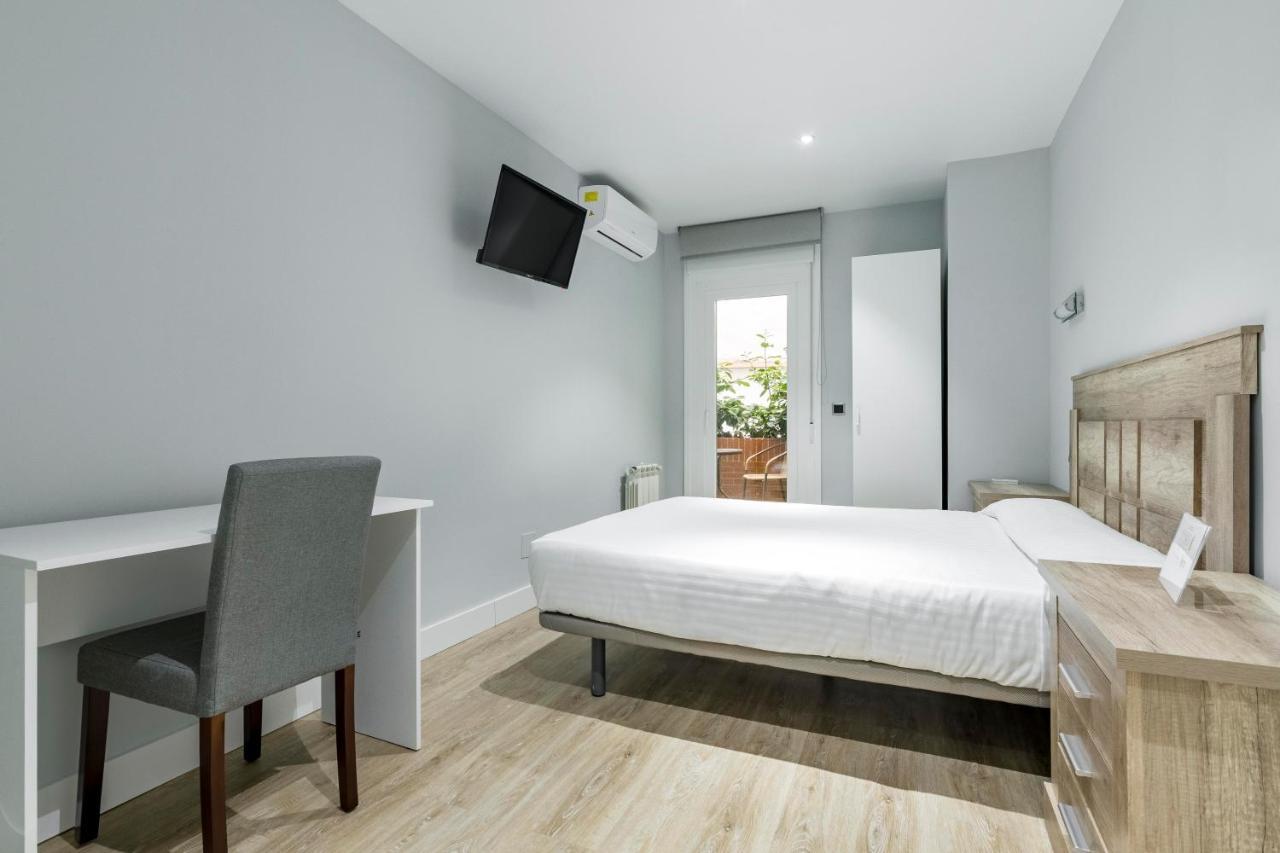 Hostal Los Angeles Madrid Exterior photo